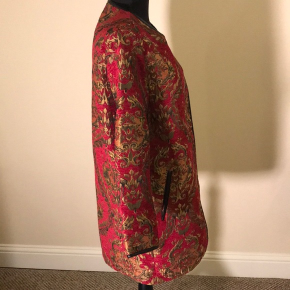 Beautiful deep red tapestry jacket - Picture 2 of 6